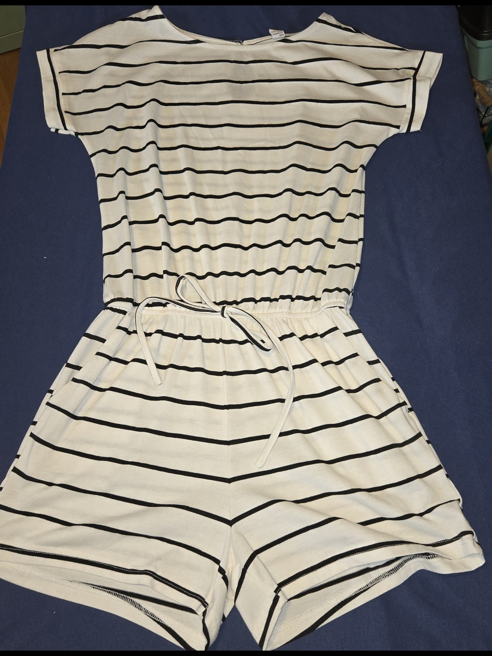 Ladies Short Sleeve Summer Romper,‎ Black & White Lightweight Coverup